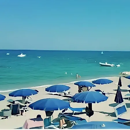 Tra Ulivi E Mare